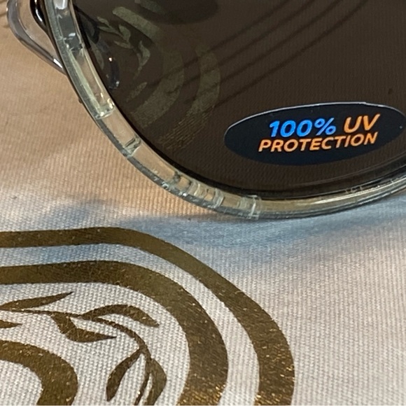 Pug Sunglasses with Sleek Design - Picture 4 of 11